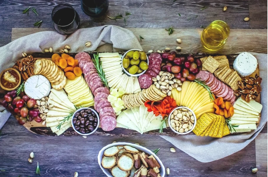 Charcuterie box